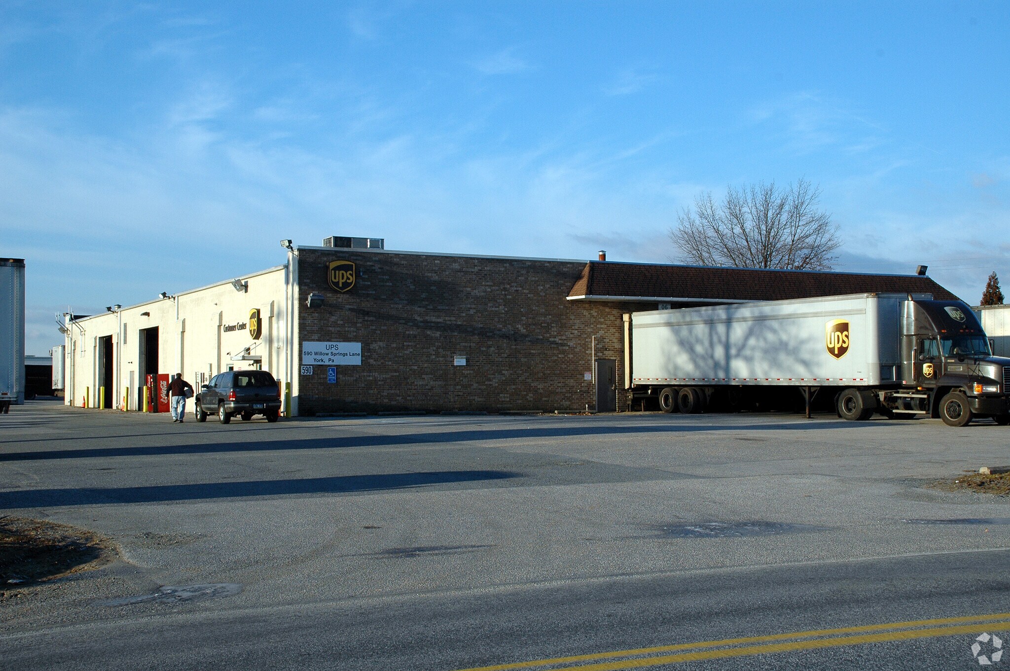 590 Willow Springs Ln, York, PA à vendre Photo principale- Image 1 de 1