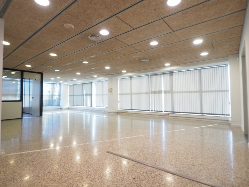 Office in Granollers, Barcelona for sale Primary Photo- Image 1 of 4