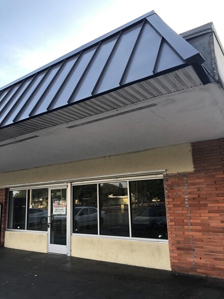 403-407 Clearwater Largo Rd N, Largo, FL for sale - Primary Photo - Image 1 of 1