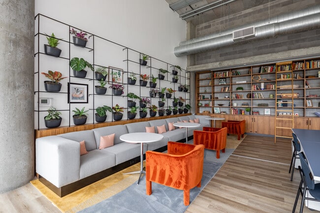 More details for 800 19th Ave South, Nashville, TN - Coworking for Lease