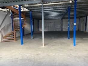 79 Rue Rateau, La Courneuve for lease Interior Photo- Image 1 of 2