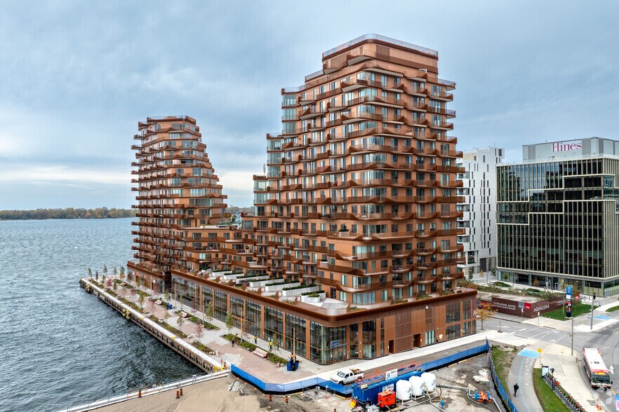 155 Merchants Wharf, Toronto, ON à louer - Photo du bâtiment - Image 2 de 3