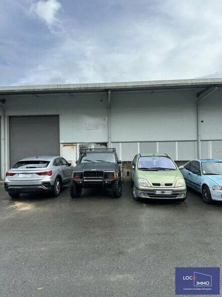 Flex in Le Haillan for lease - Building Photo - Image 2 of 6