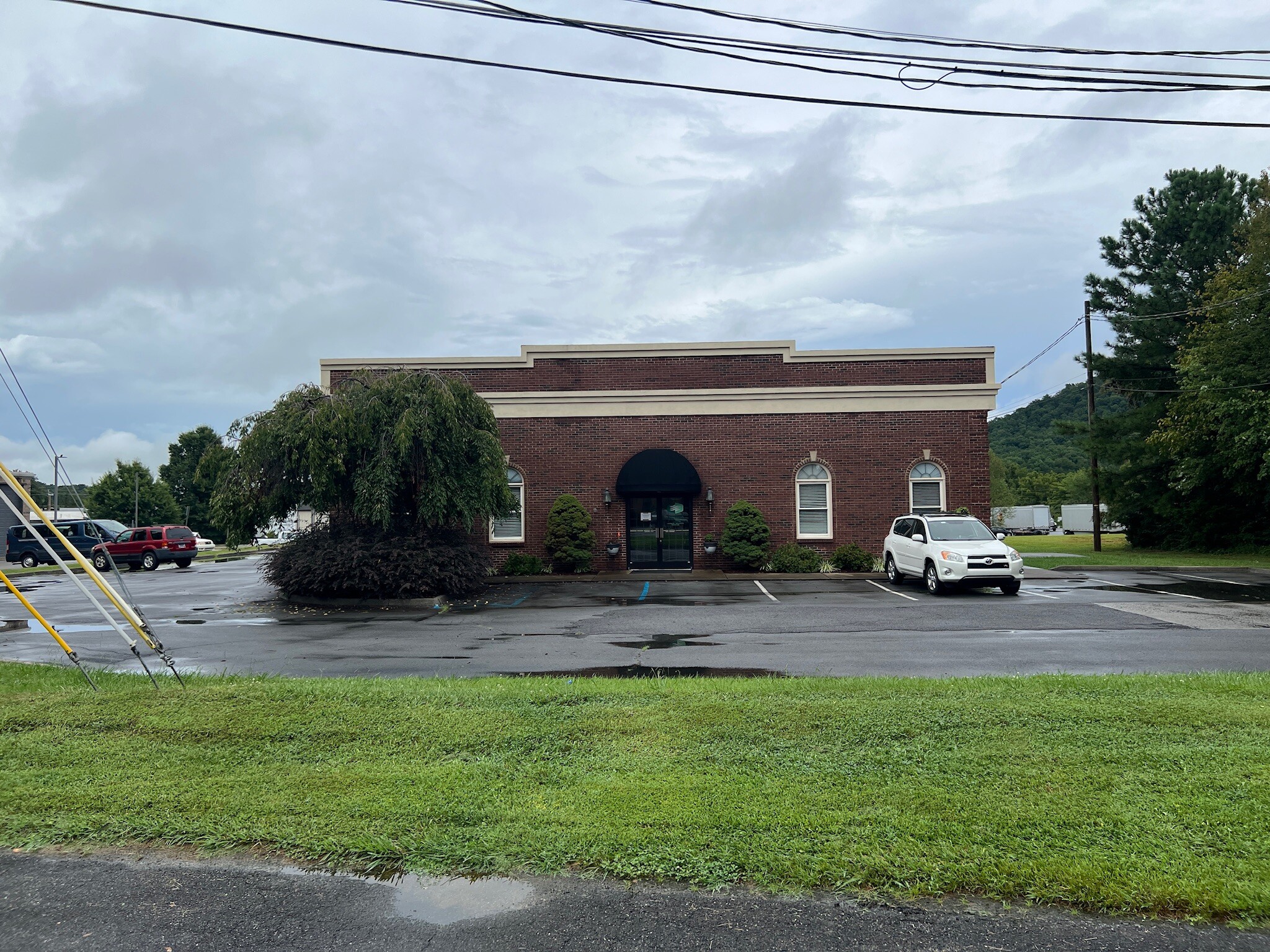 7 Worth Cir, Johnson City, TN for lease Building Photo- Image 1 of 6