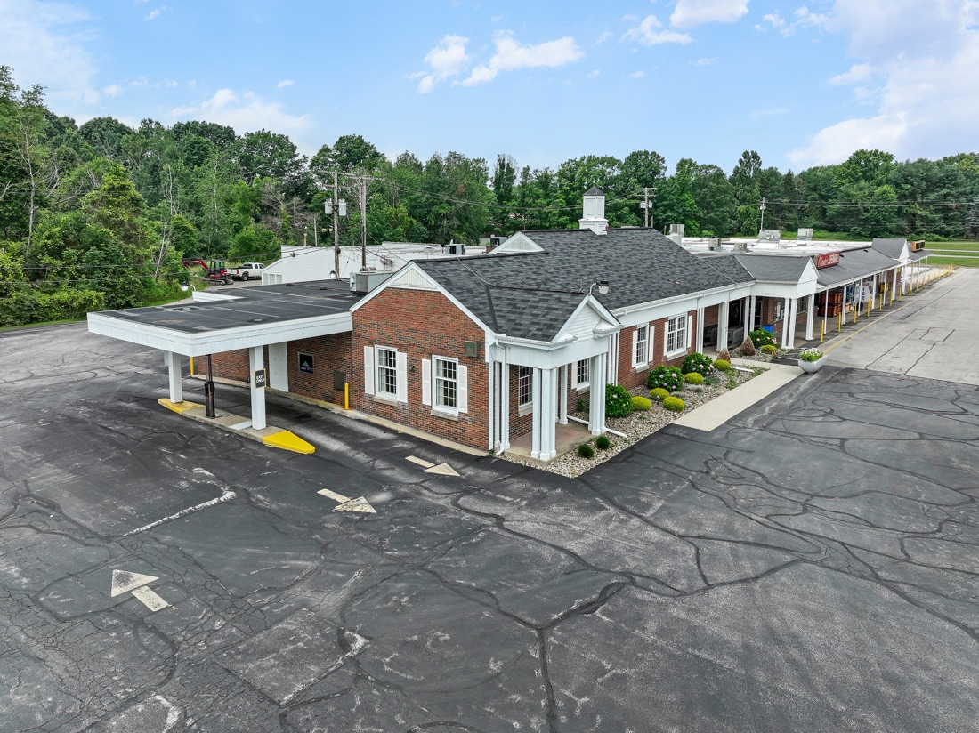 Cuyahoga Falls & North Kingsville portfolio of 2 properties for sale on LoopNet.ca Building Photo- Image 1 of 19