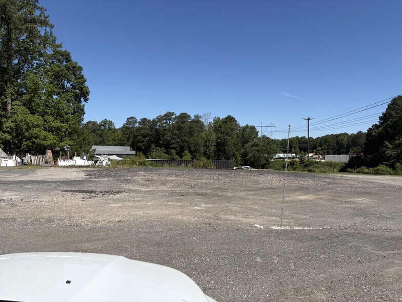 8808 Gulf Ct, Raleigh, NC for lease - Building Photo - Image 2 of 2
