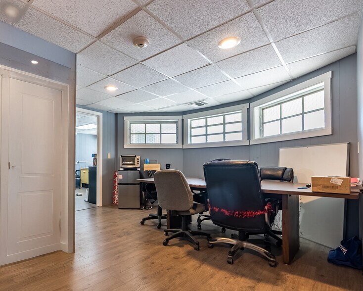 2320-2352 Mendon Rd, Cumberland, RI à vendre - Photo du bâtiment - Image 3 de 27