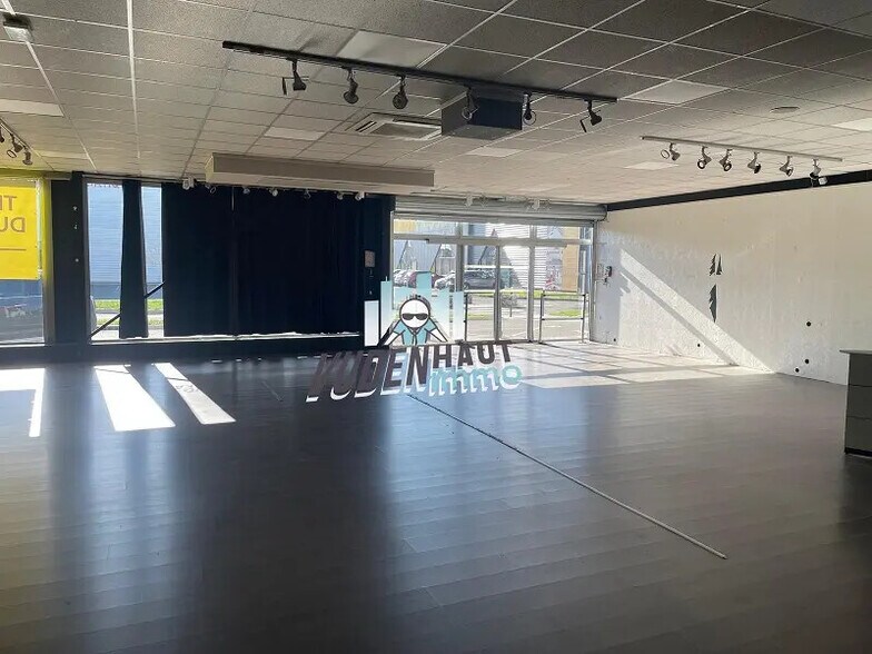 Retail in Portet-sur-Garonne for lease - Building Photo - Image 2 of 9