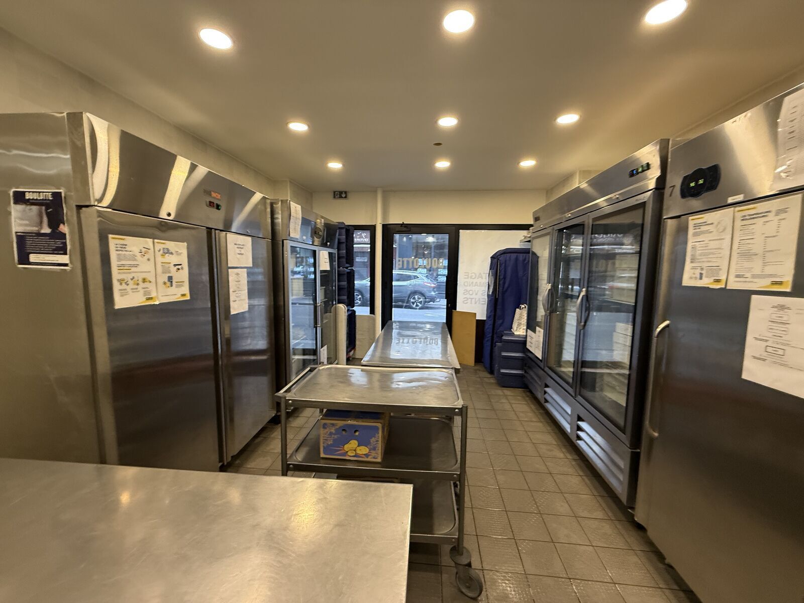 Commerce de détail dans Paris à louer Photo du bâtiment- Image 1 de 6