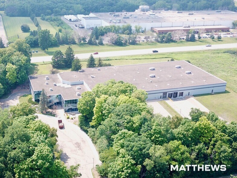 4100 Peavey Rd, Chaska, MN à louer - Photo du bâtiment - Image 1 de 4