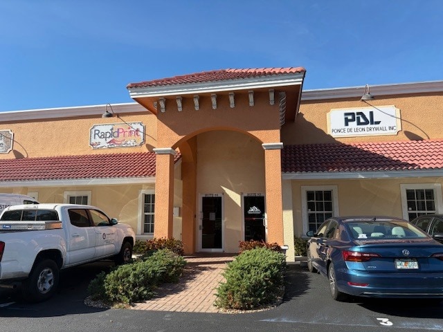 12244 Treeline Ave, Fort Myers, FL for lease - Primary Photo - Image 1 of 16