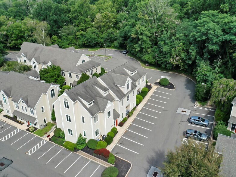120 Commons Ct, Chadds Ford, PA à louer - Photo du bâtiment - Image 3 de 20