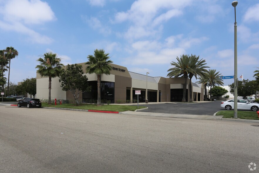307 W Taft Ave, Orange, CA à louer - Photo du bâtiment - Image 1 de 4