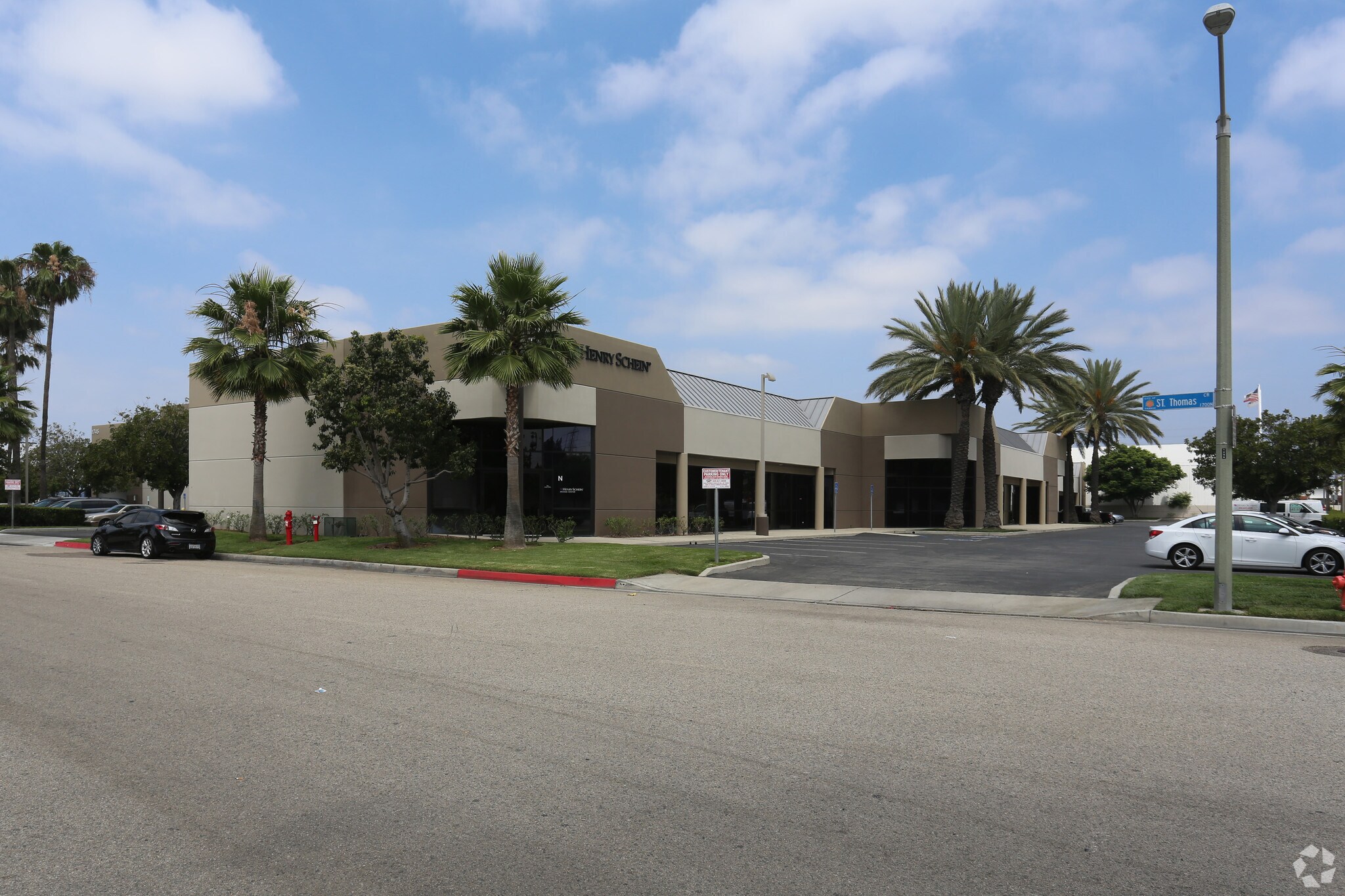 307 W Taft Ave, Orange, CA à louer Photo du bâtiment- Image 1 de 5
