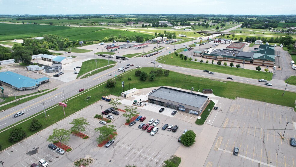 3109 S Center St, Marshalltown, IA à vendre - Photo du bâtiment - Image 3 de 8