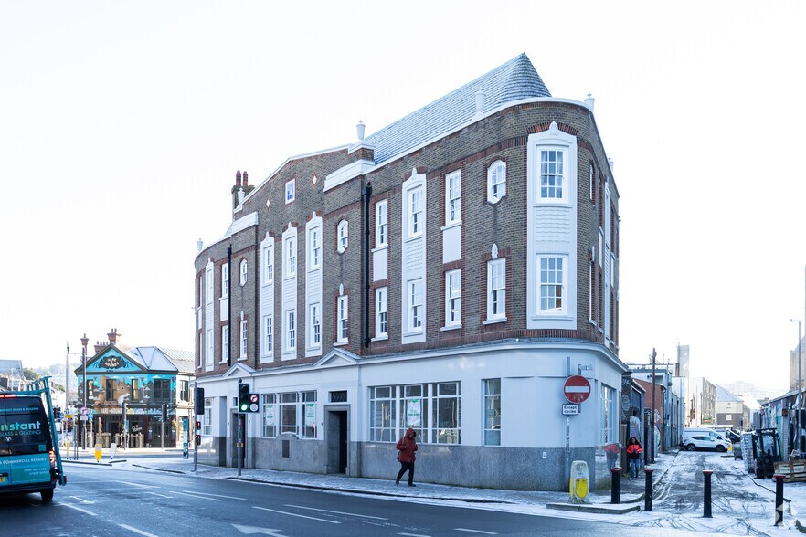 3-7A Preston Circus, Brighton à louer - Photo du bâtiment - Image 2 de 2