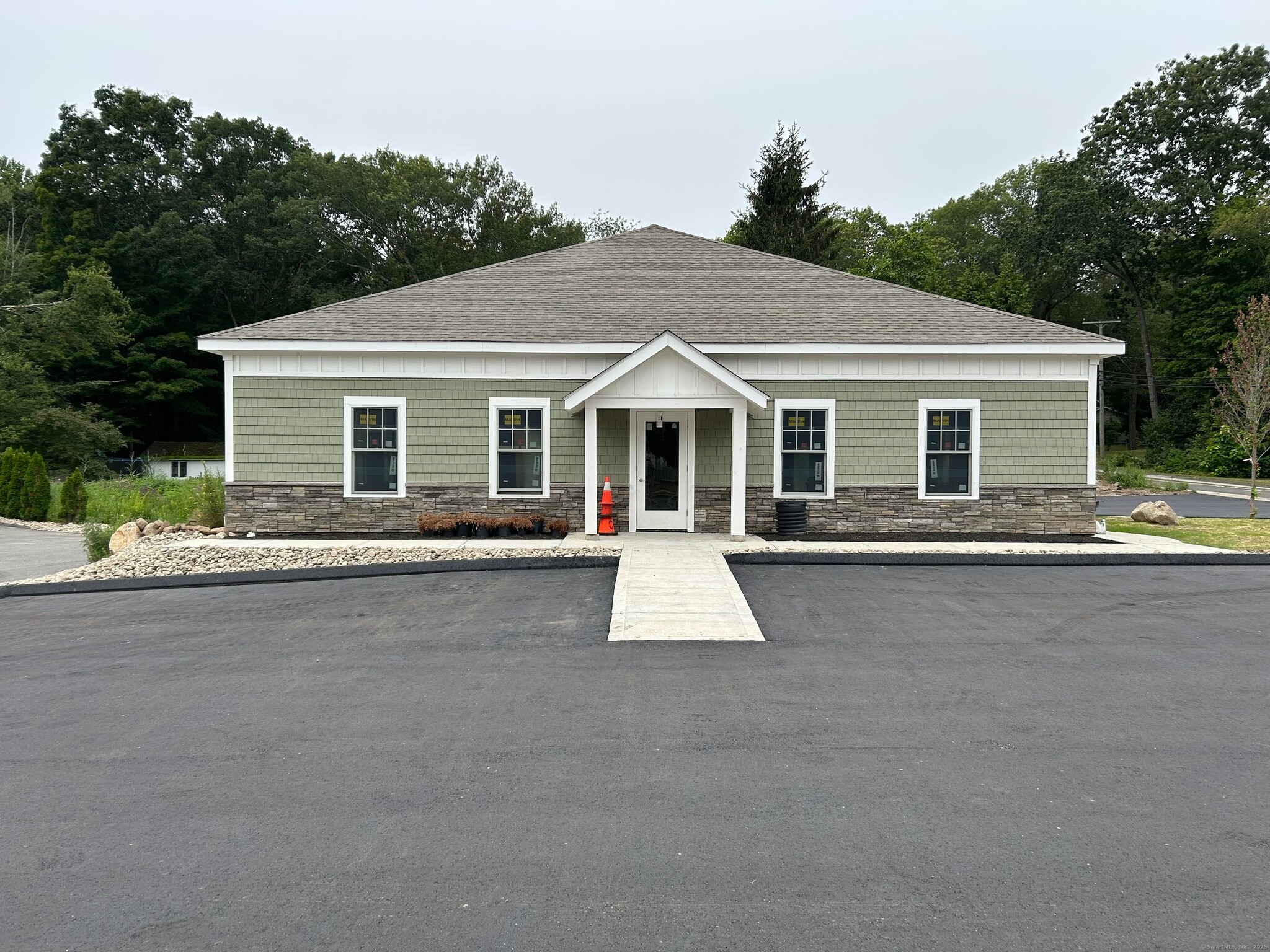 13 N Main St, East Hampton, CT for lease Interior Photo- Image 1 of 4