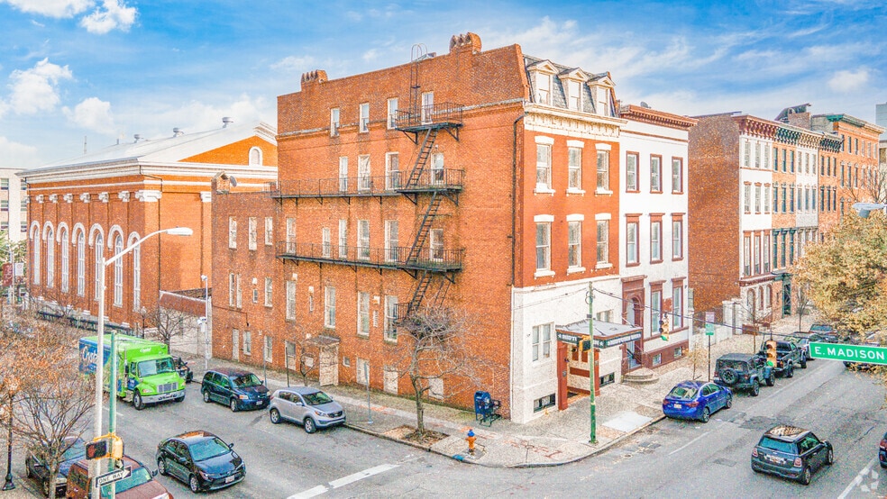 723 St Paul St, Baltimore, MD à vendre - Photo du bâtiment - Image 2 de 15