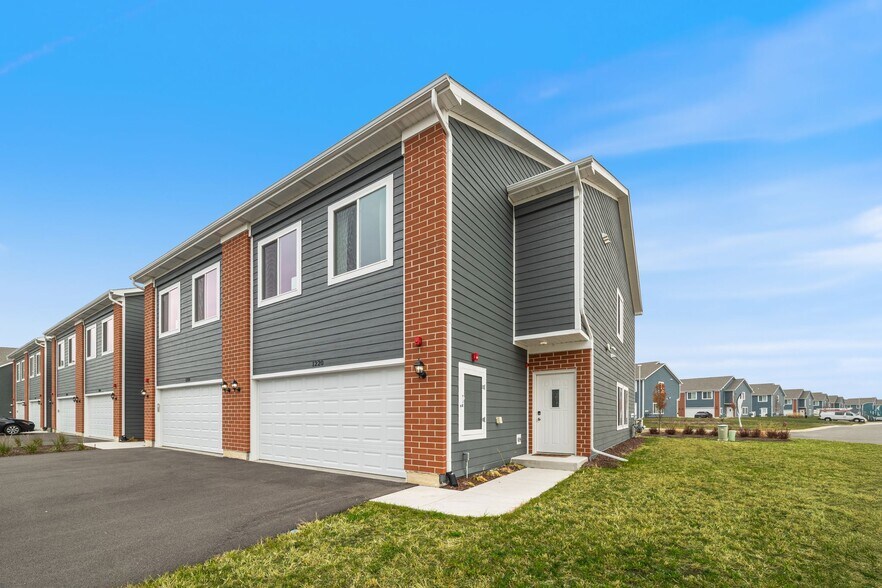 1229 Gillespie Ln, Yorkville, IL for sale - Primary Photo - Image 1 of 1