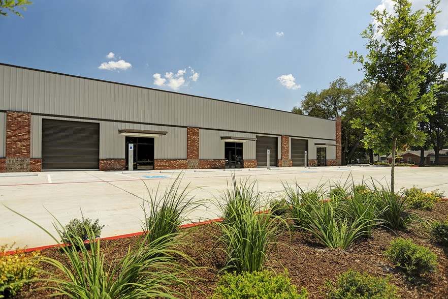 18300 Strack Dr, Spring, TX for lease - Building Photo - Image 2 of 4