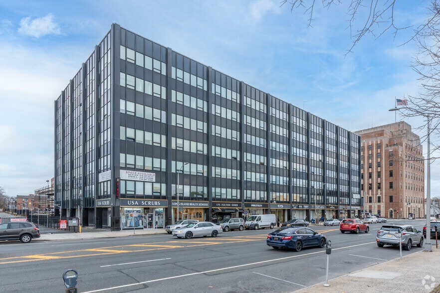 175 Fulton Ave, Hempstead, NY for lease - Building Photo - Image 2 of 5