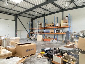 Flex in Vourles for lease Interior Photo- Image 2 of 21