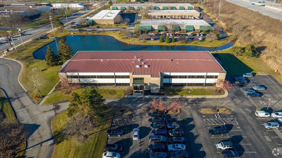 438 E Wilson Bridge Rd, Worthington, OH for lease - Building Photo - Image 2 of 11
