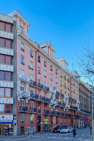 More details for Calle De Cartagena, 110, Madrid - Multifamily for Sale