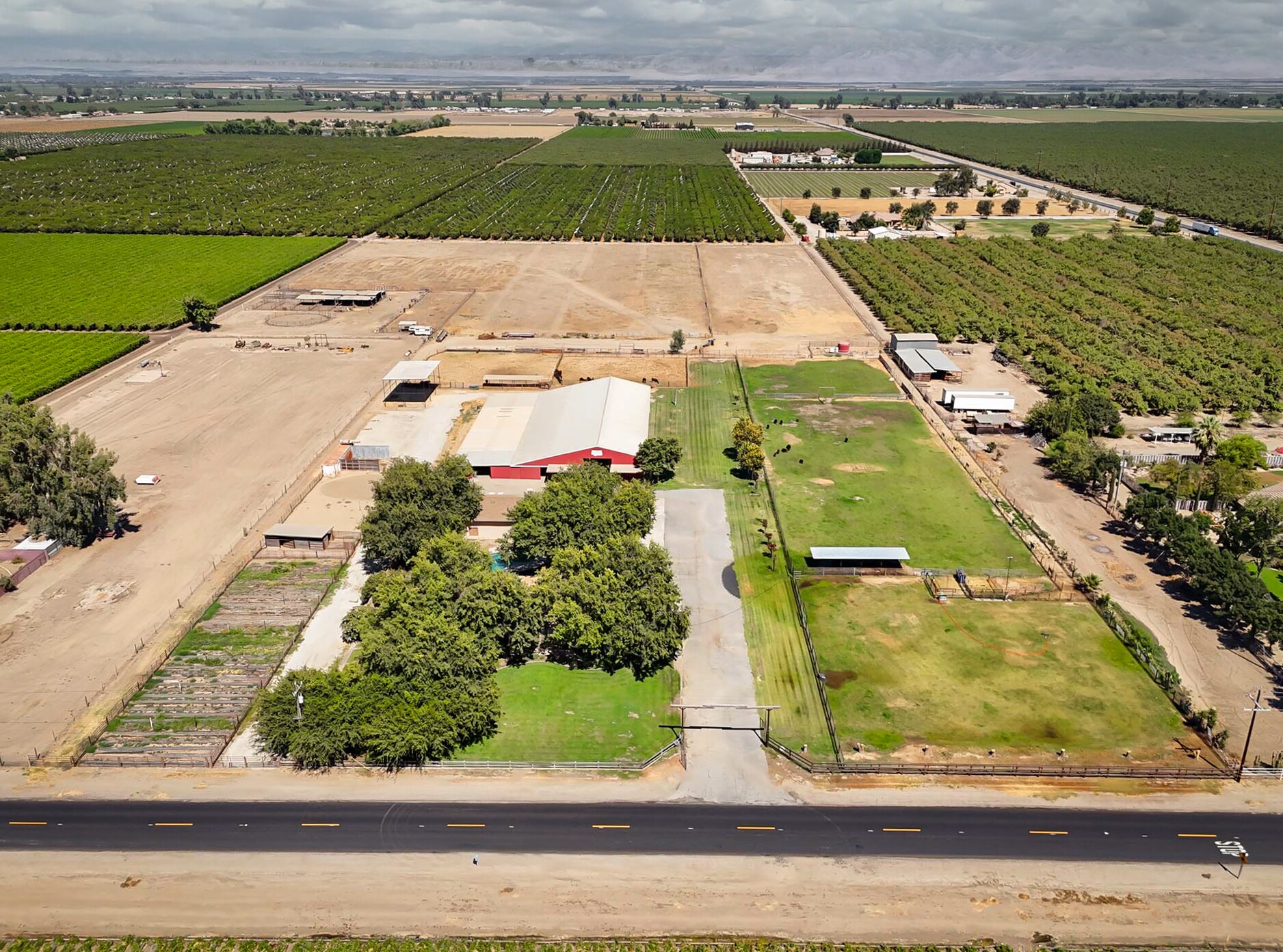 15852 Wible Rd, Bakersfield, CA à vendre Photo principale- Image 1 de 25