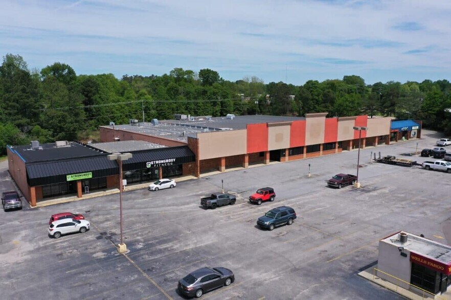 211-221 W Columbia Ave, Batesburg, SC à vendre - Photo du bâtiment - Image 1 de 10