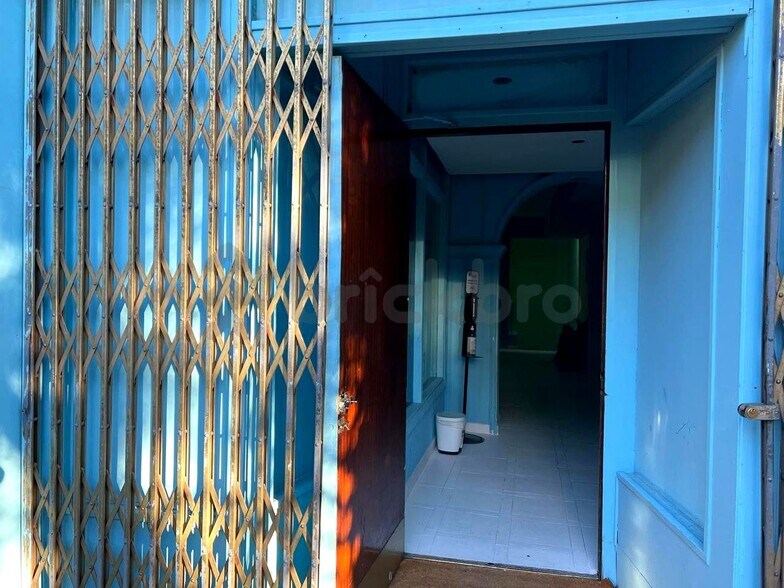 Commerce de détail dans Madrid, Madrid à louer - Photo du bâtiment - Image 2 de 4