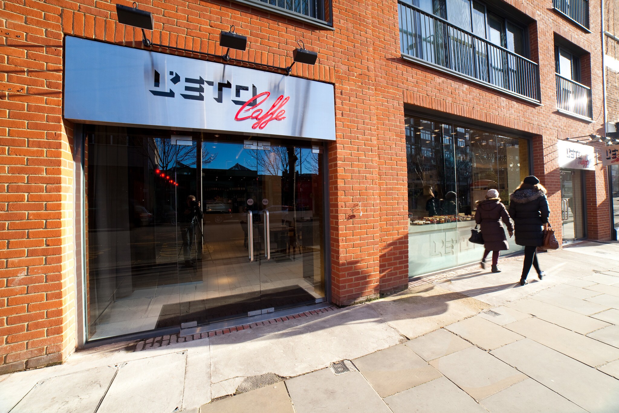 182-186 Kensington Church St, London for sale Primary Photo- Image 1 of 1