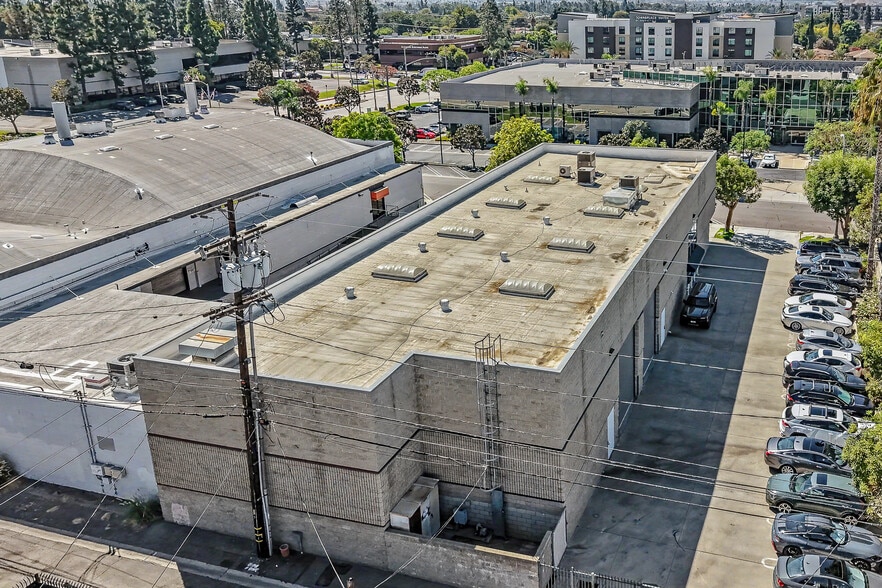 125 W Maple Ave, Monrovia, CA for sale - Building Photo - Image 2 of 27