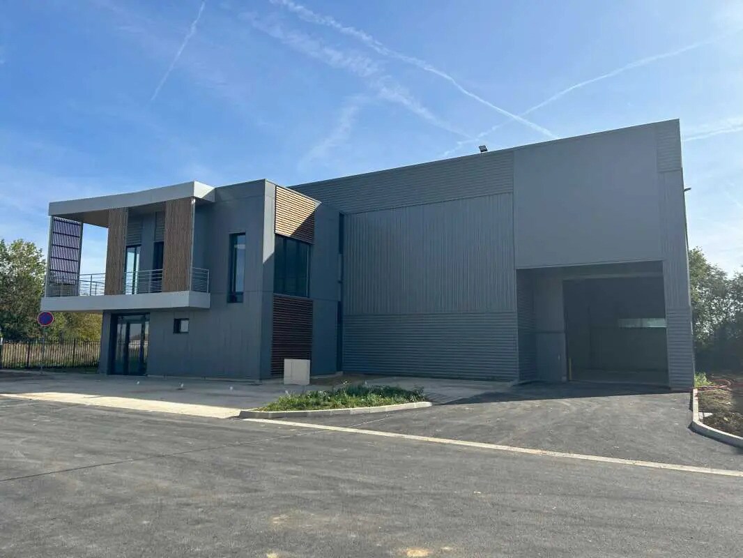 Office in Chanteloup-en-Brie for lease Building Photo- Image 1 of 11