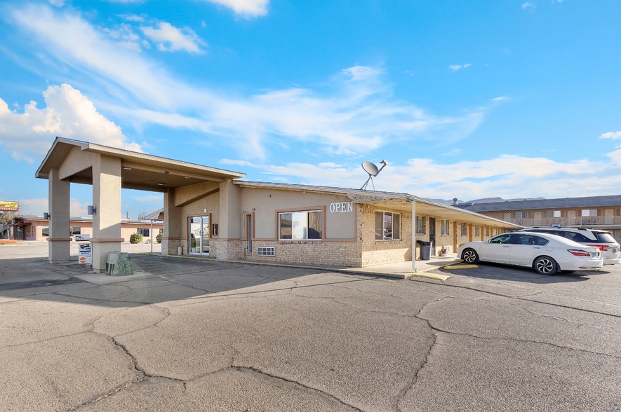 2224 N White Sands Blvd, Alamogordo, NM for sale - Primary Photo - Image 1 of 27