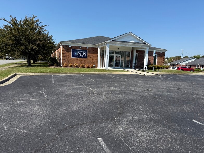 2100 Presbyterian Ln, Kinston, NC à vendre - Photo principale - Image 1 de 22