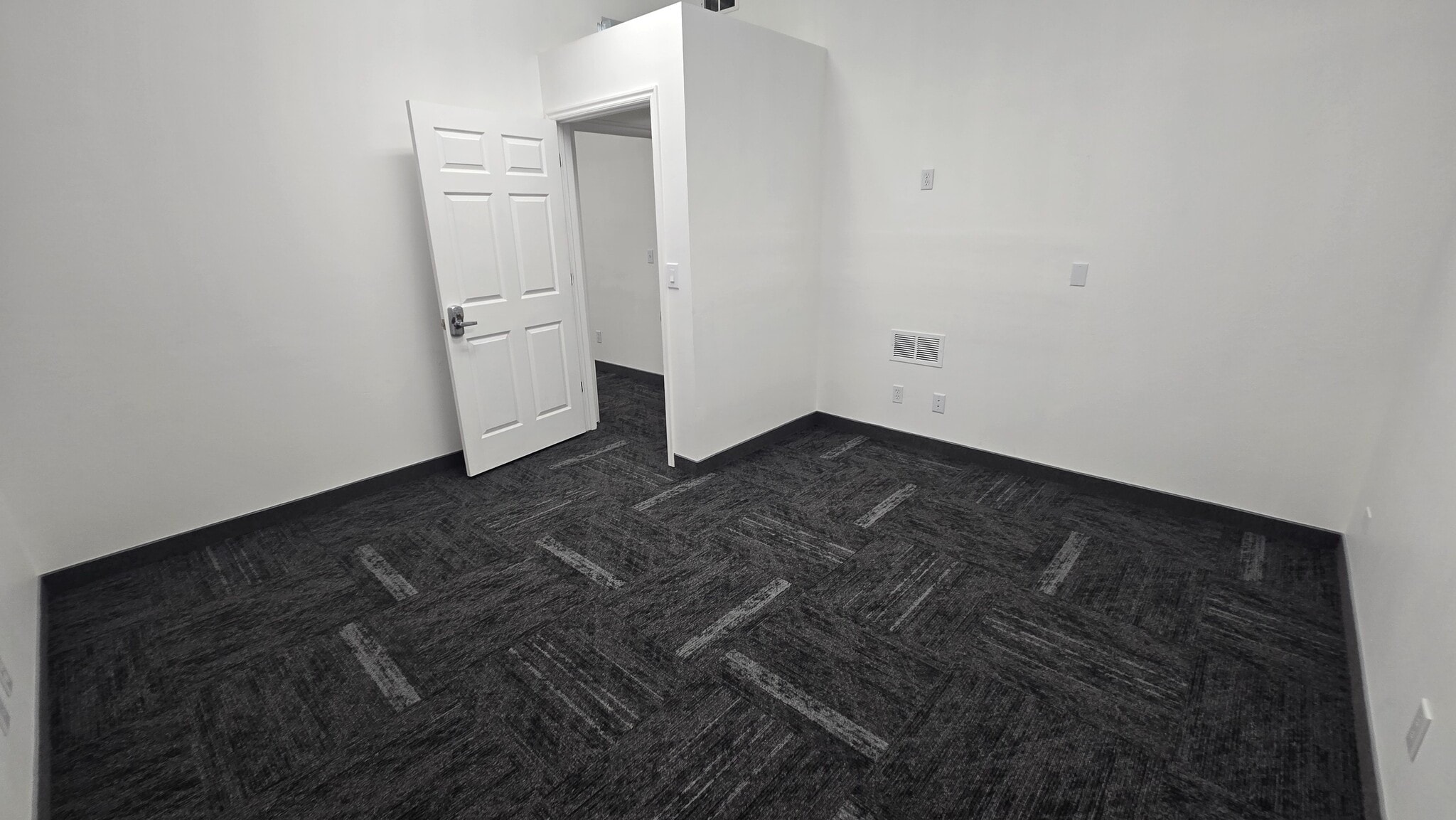 1144 N Airport Rd, Cedar City, UT for lease Interior Photo- Image 1 of 12