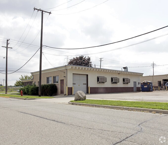 1435 Hilton Rd, Ferndale, MI à vendre - Photo du bâtiment - Image 2 de 2