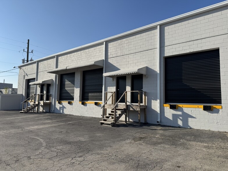 6593 Powers Ave, Jacksonville, FL for lease - Building Photo - Image 3 of 5