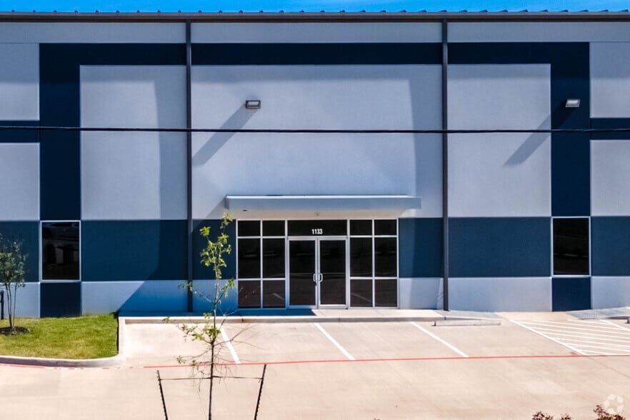 1133 E Airtex Dr, Houston, TX à louer - Photo du bâtiment - Image 3 de 4
