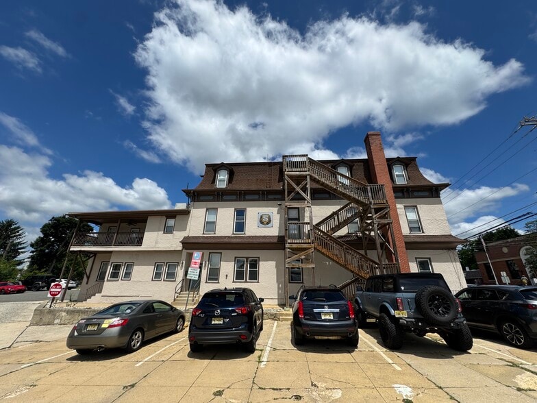 8 N Broadway, Pitman, NJ à louer - Photo du bâtiment - Image 3 de 11