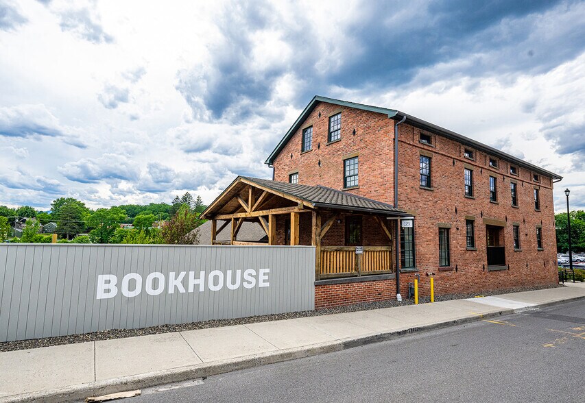 125 Water St, Catskill, NY à louer - Photo du bâtiment - Image 3 de 16