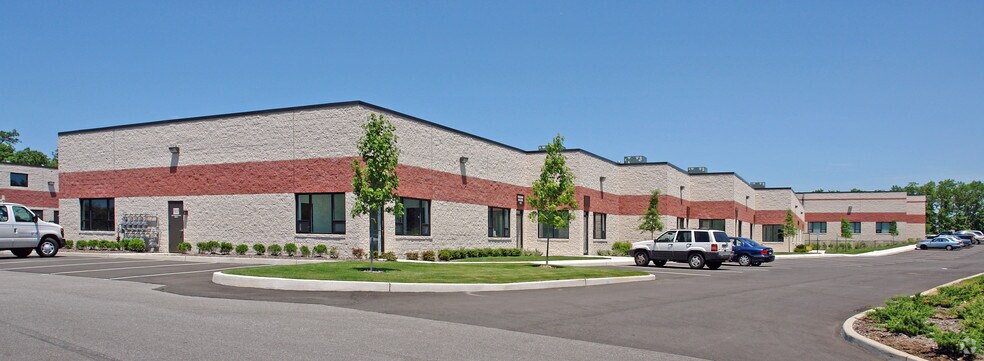 45 Ramsey Rd, Shirley, NY à louer - Photo du bâtiment - Image 3 de 6