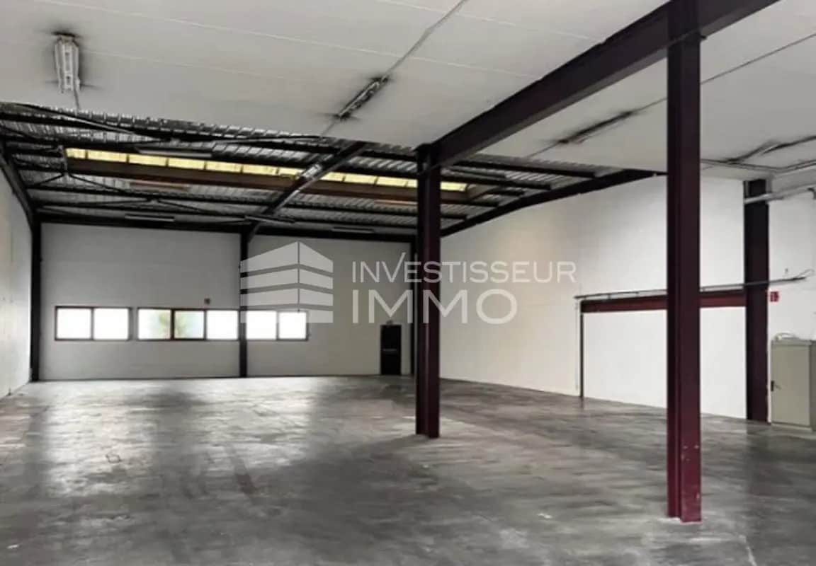 Flex in Le Blanc-Mesnil for lease Interior Photo- Image 1 of 5