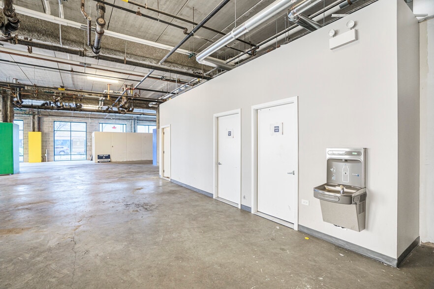 4848 N Sheridan Rd, Chicago, IL à louer - Photo du bâtiment - Image 3 de 12