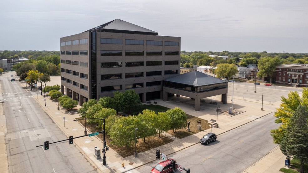 111 W State St, Mason City, IA for lease - Building Photo - Image 1 of 14