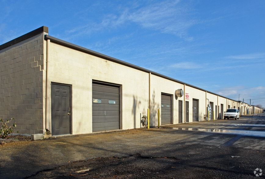 701 Cornell Dr, Wilmington, DE for lease - Building Photo - Image 2 of 2