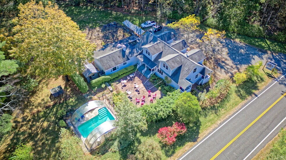 5355 NY-212 Rt, Mount Tremper, NY à vendre - Photo du bâtiment - Image 3 de 12