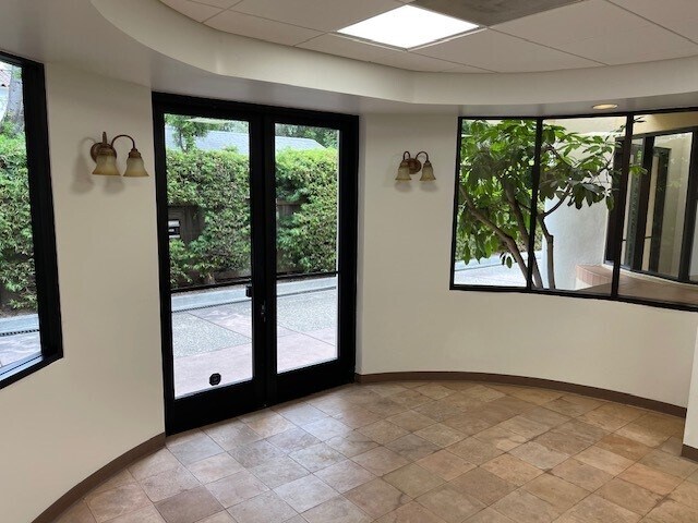 2329 Oak Park Ln, Santa Barbara, CA à louer - Photo intérieure - Image 2 de 17