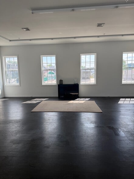 449 Warren St, Hudson, NY à louer - Photo du bâtiment - Image 3 de 19